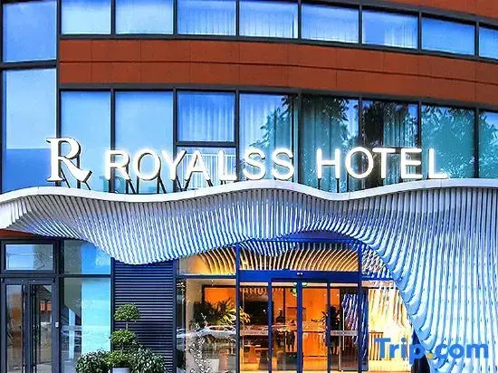 MeHood  R  ROYALSS HOTEL