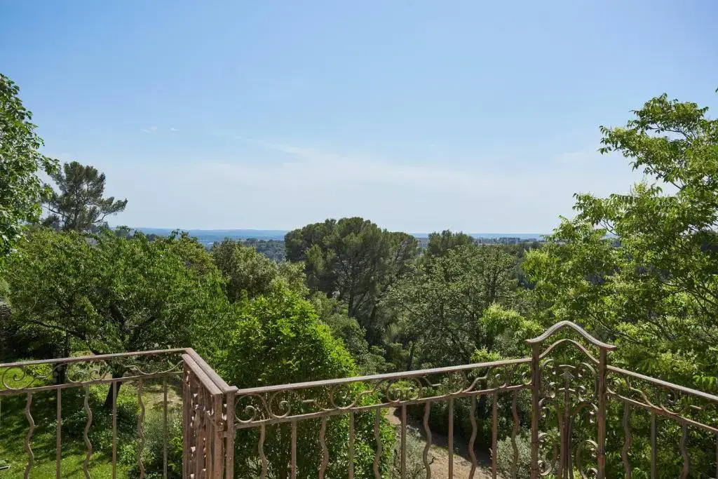 Appartement d'une chambre avec piscine partagee jardin clos et wifi a Aix en Provence