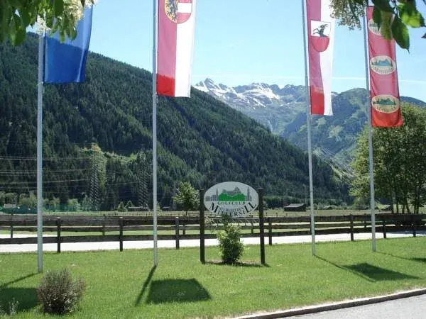 Golf & Ski Chalet