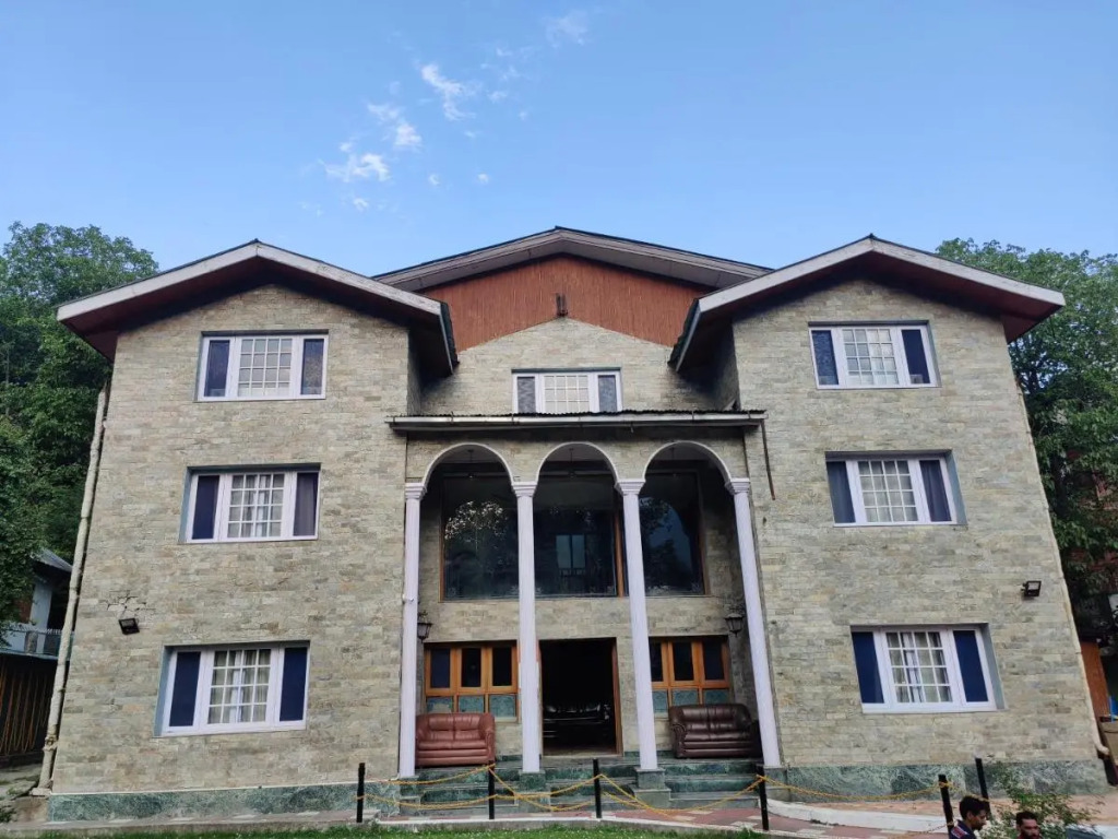 Hotel Outlook - Pahalgam