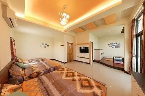 Round Bed