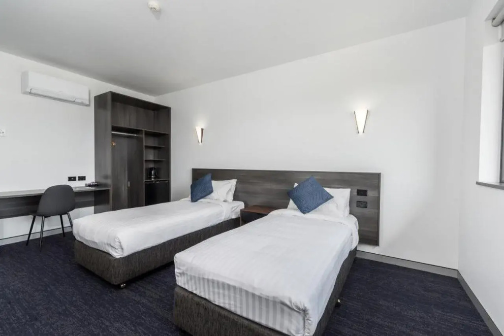 Thornton Executive Hotel