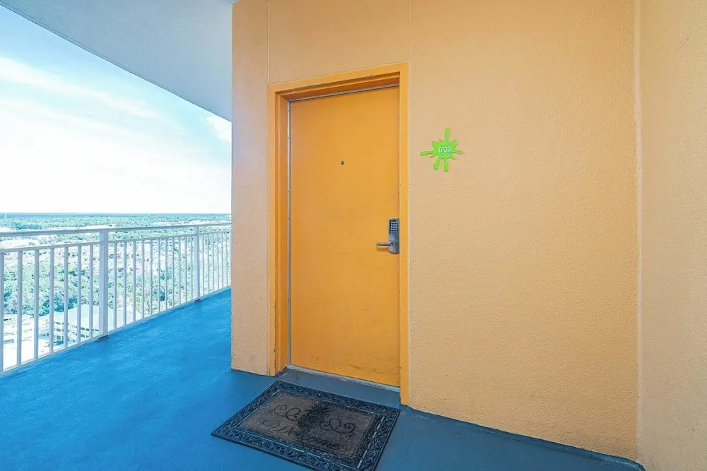 Beachfront Haven 2 BDR Kid-friendly Resort!