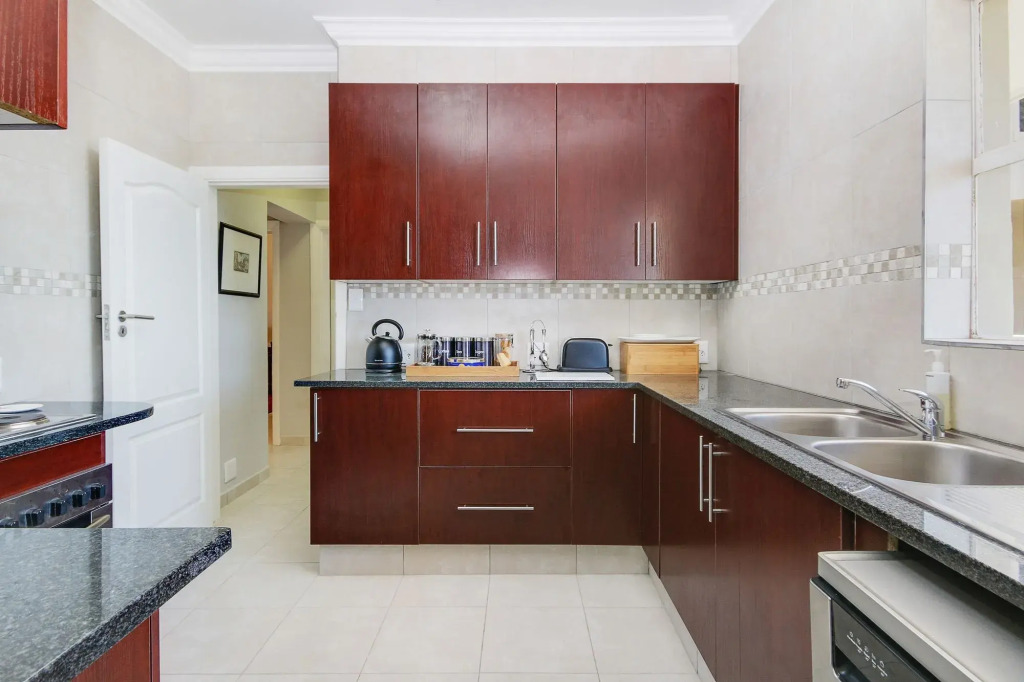 Bluegum Hill Guesthouse & Apartments
