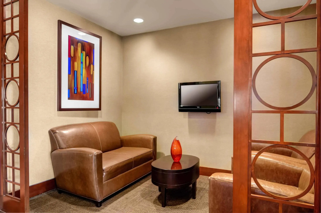 Hyatt Place Fort Lauderdale Cruise Port & Convention Center - Newly Renovated