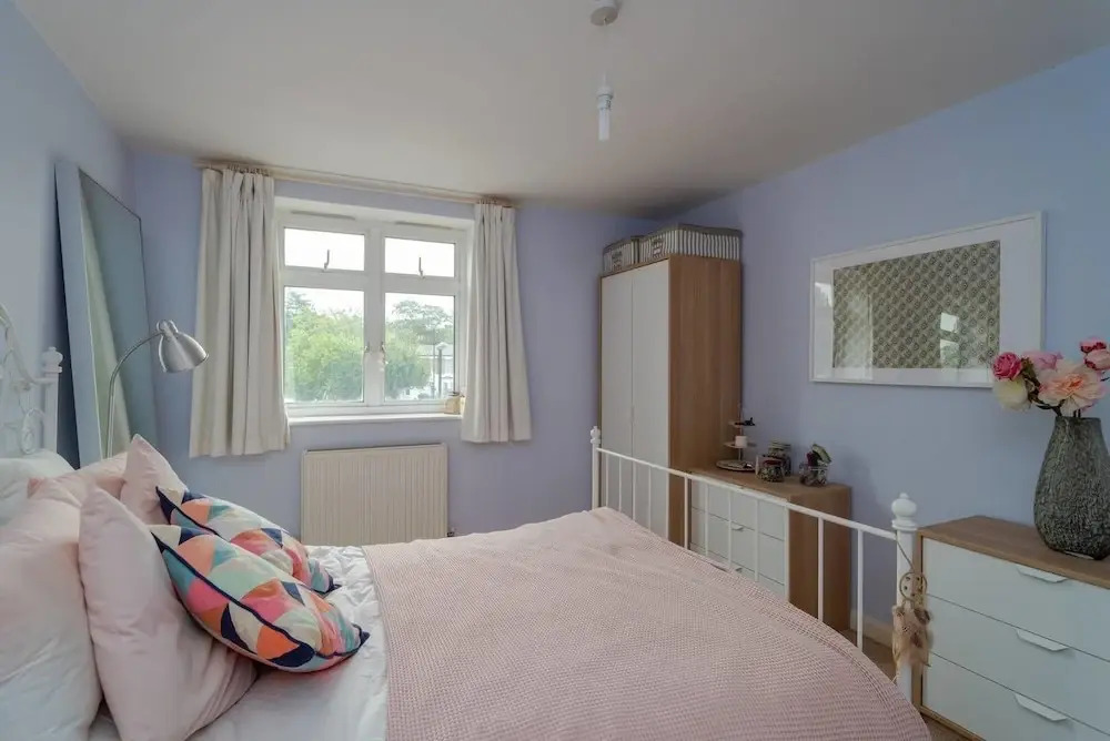 Beautifully Designed 1 Bedroom Apartment