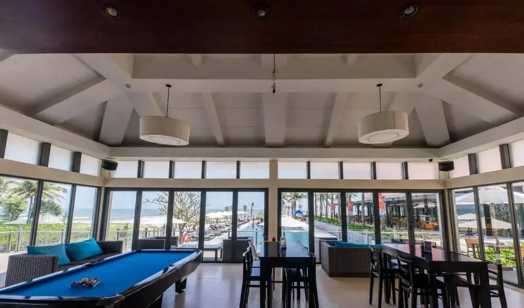4 Season Apartments