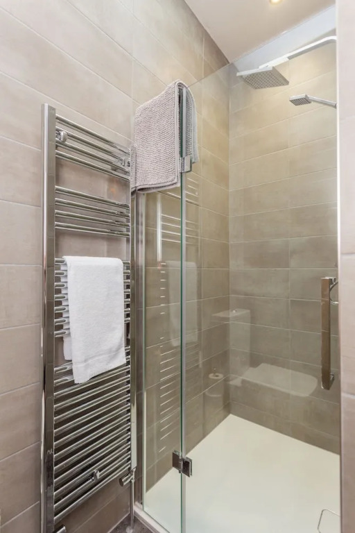 Silver Lining - Luxury New Town Apartment