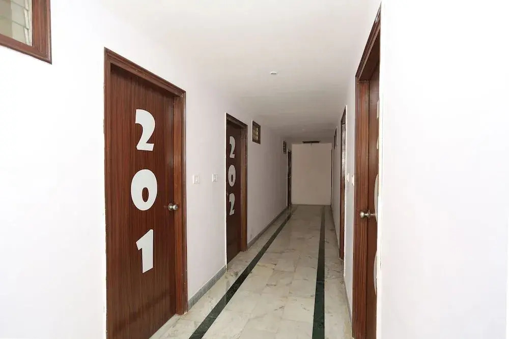 OYO 23240 Hotel Pramod Palace