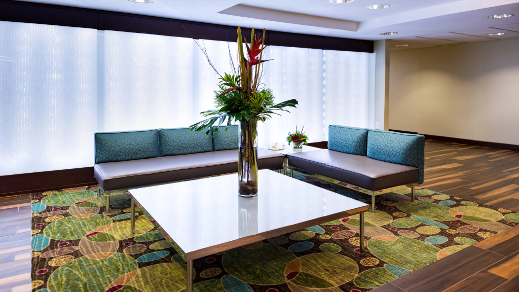 Holiday Inn Hotel & Suites Warren by IHG