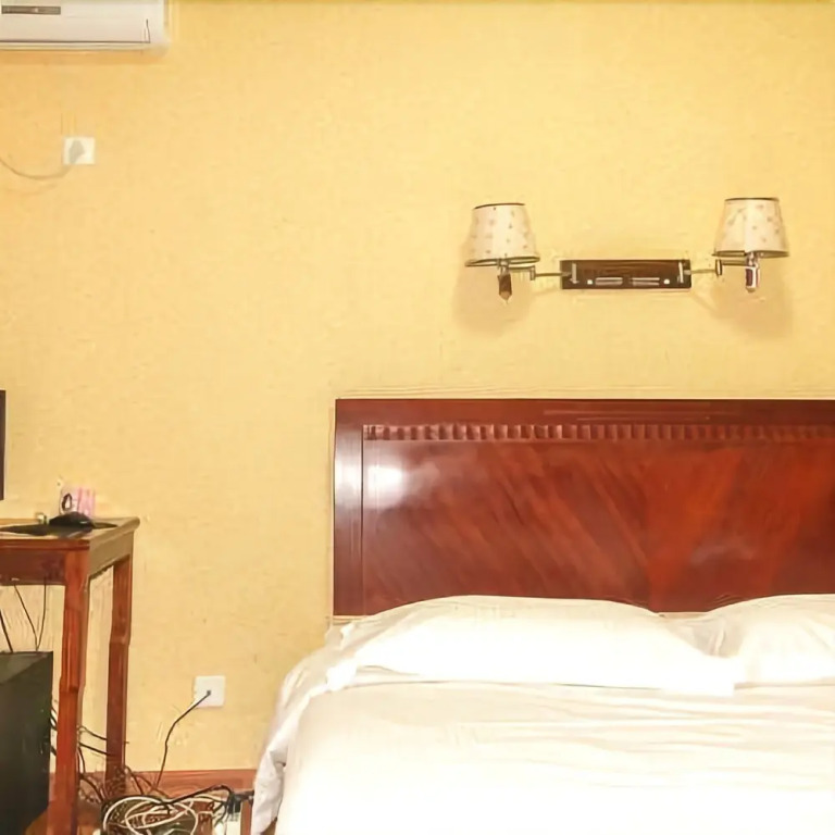 Pearl Holiday Hotel