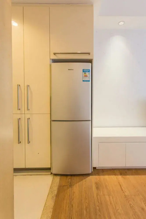 Yoyo Wales Apartment