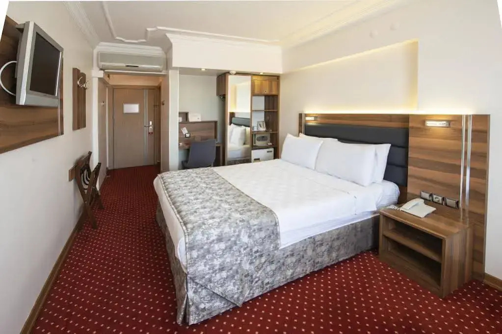 Atiskan Hotel