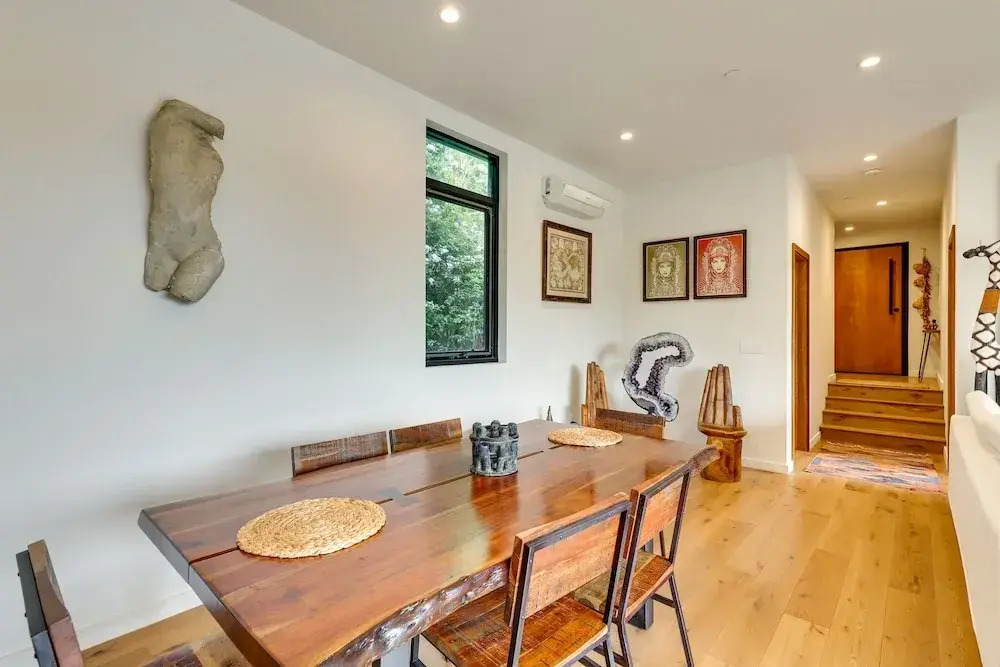 LA Nature Retreat w/ Rooftop Deck + Dtwn Views!