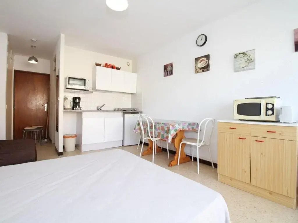 Appartement Balaruc-les-Bains, 1 pièce, 2 personnes - FR-1-553-99