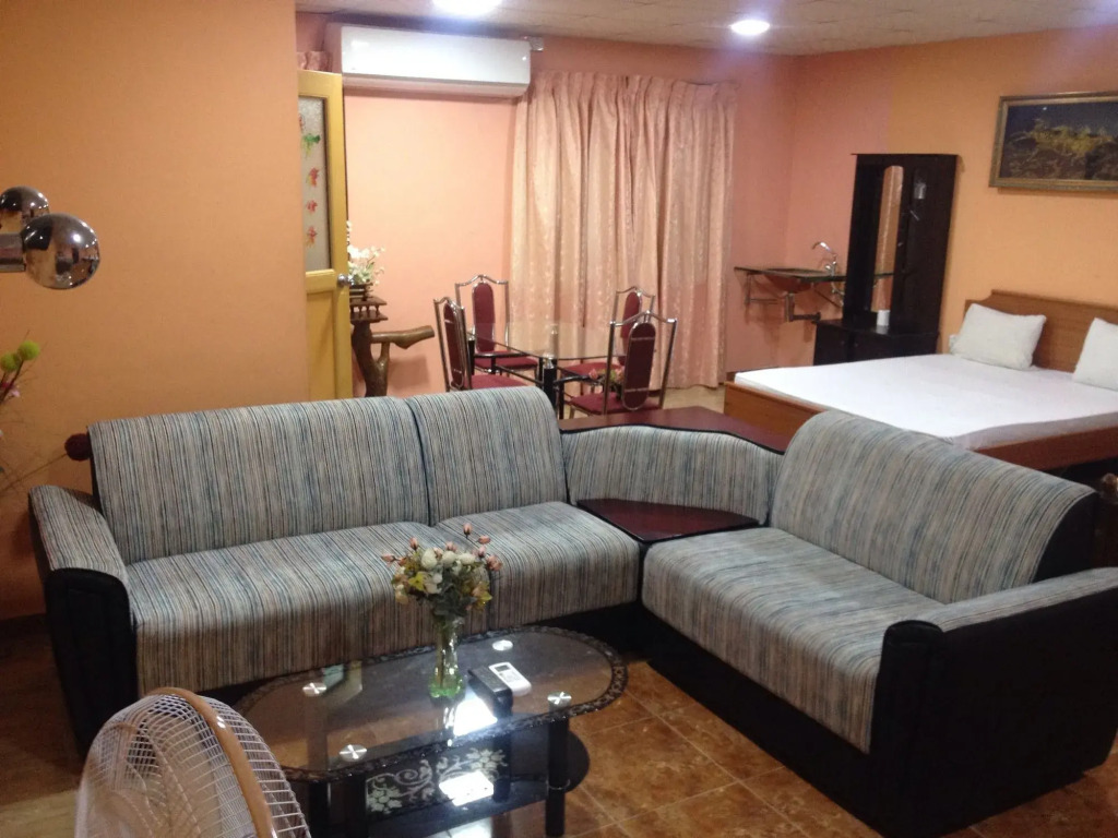 Sunshine Hotel