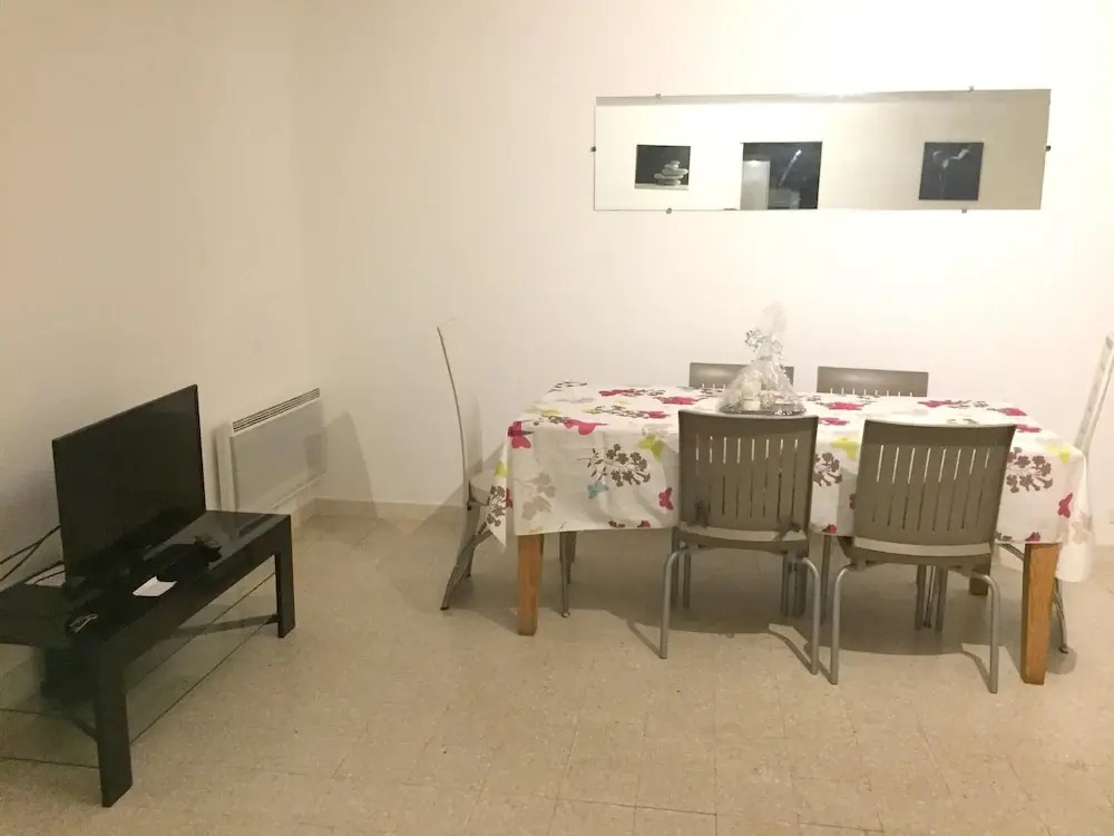 Apartment With 2 Bedrooms in Saint-raphaël, With Wifi - 5 km From the