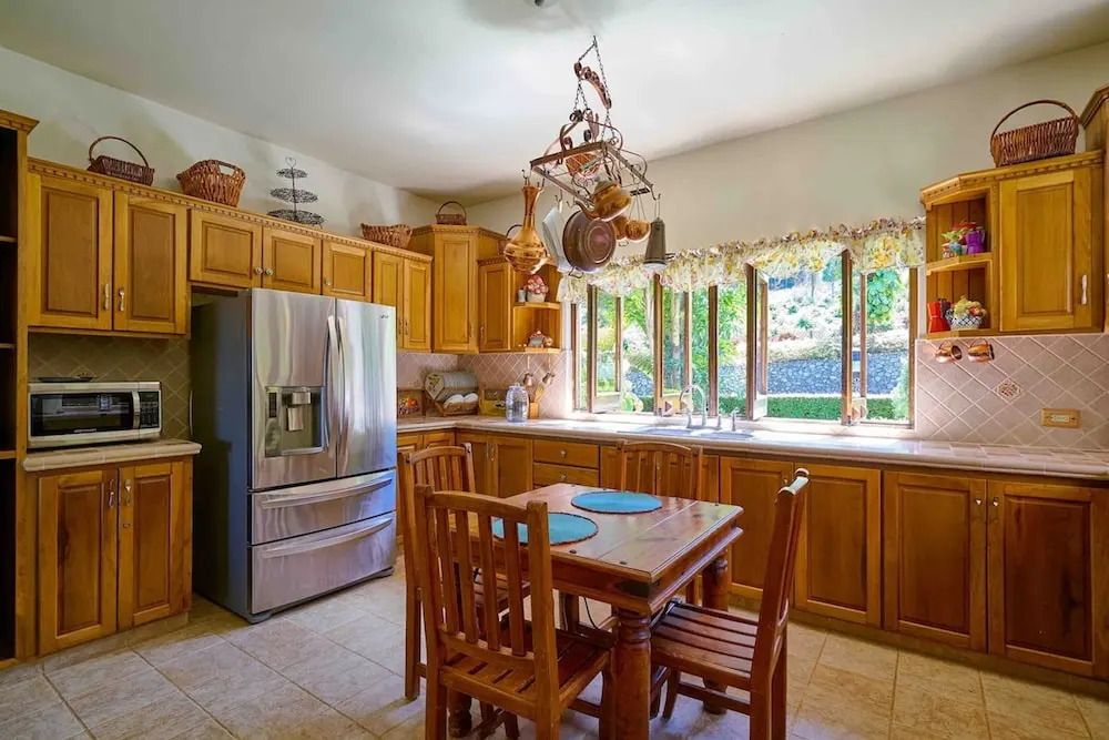 4BR Wood Mountain Villa Jarabacoa Heated Pool