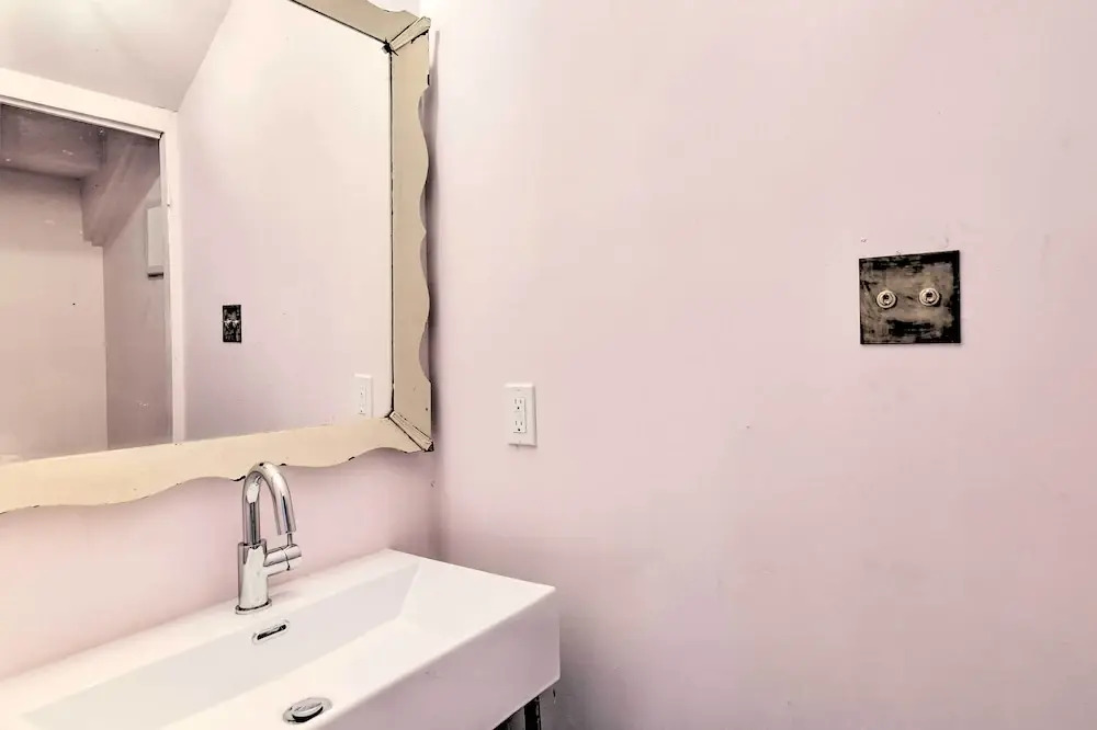 Stunning Historic Home < 4 Mi to Beaches!