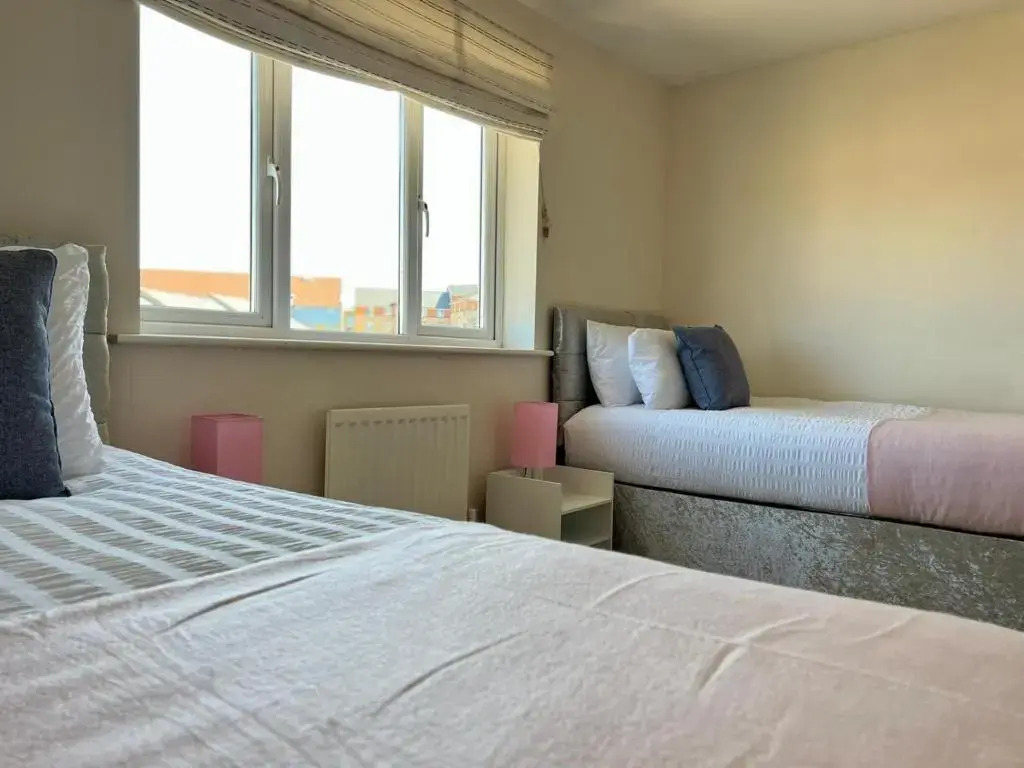 The Sunny House by Incredible Stay