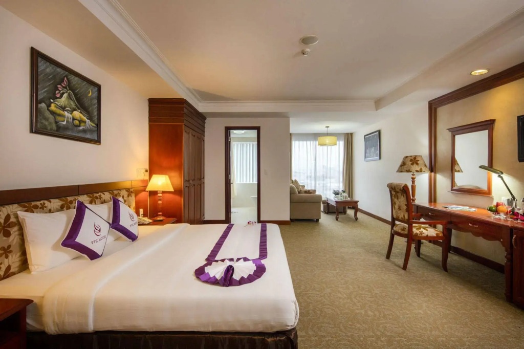 TTC Hotel Deluxe Tan Binh