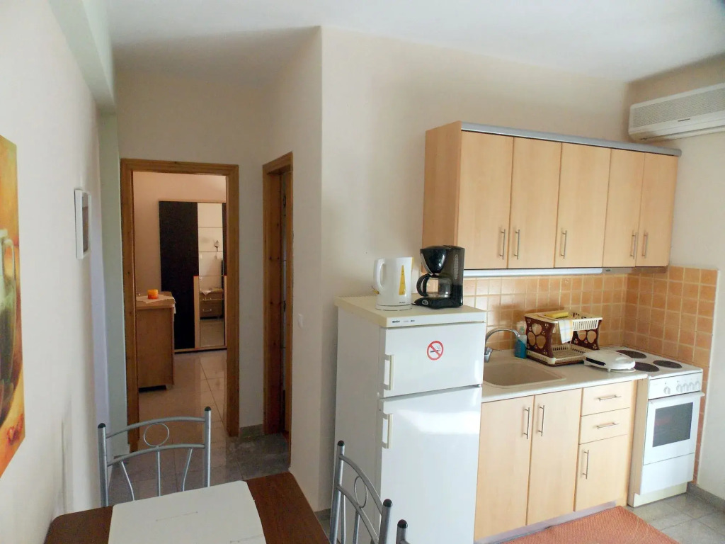 Nikos Apartments
