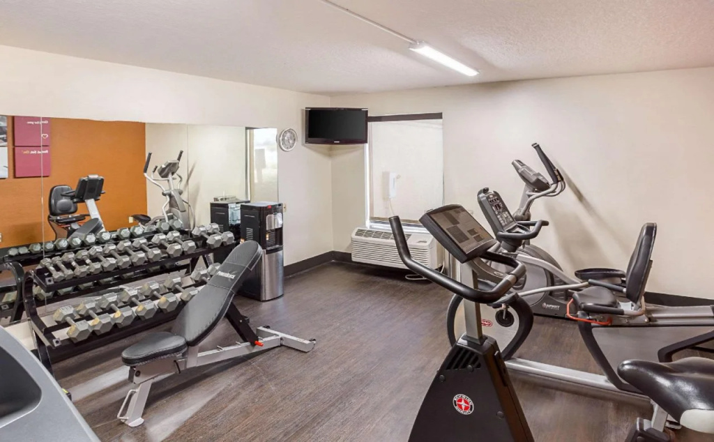 Comfort Suites University