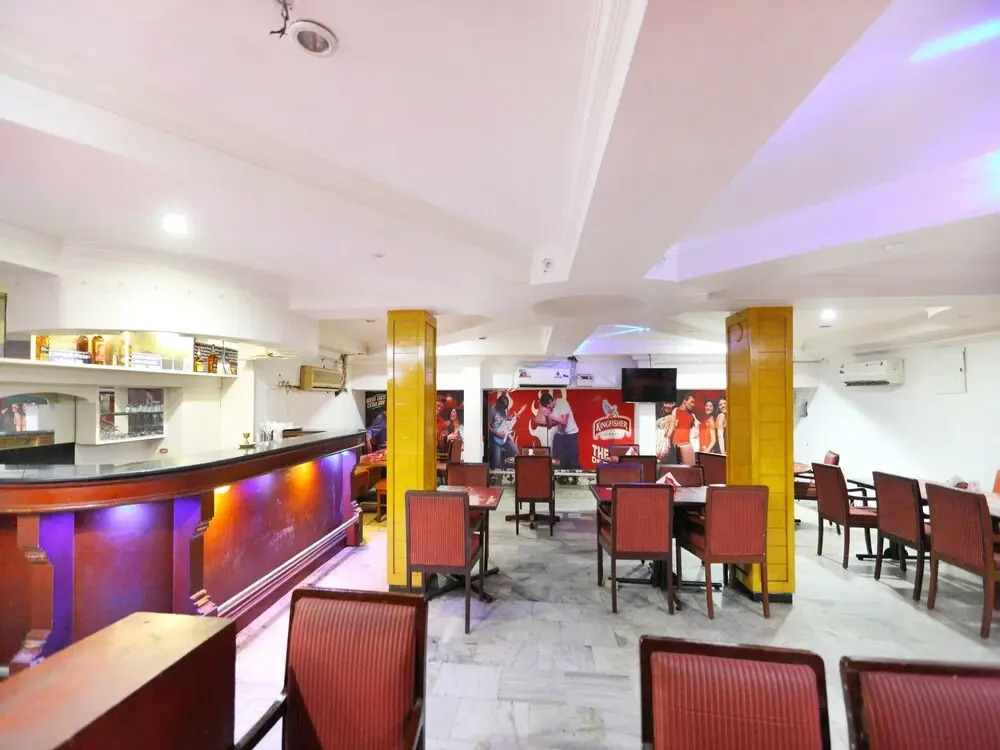 Oyo 15097 Hotel Sathyam