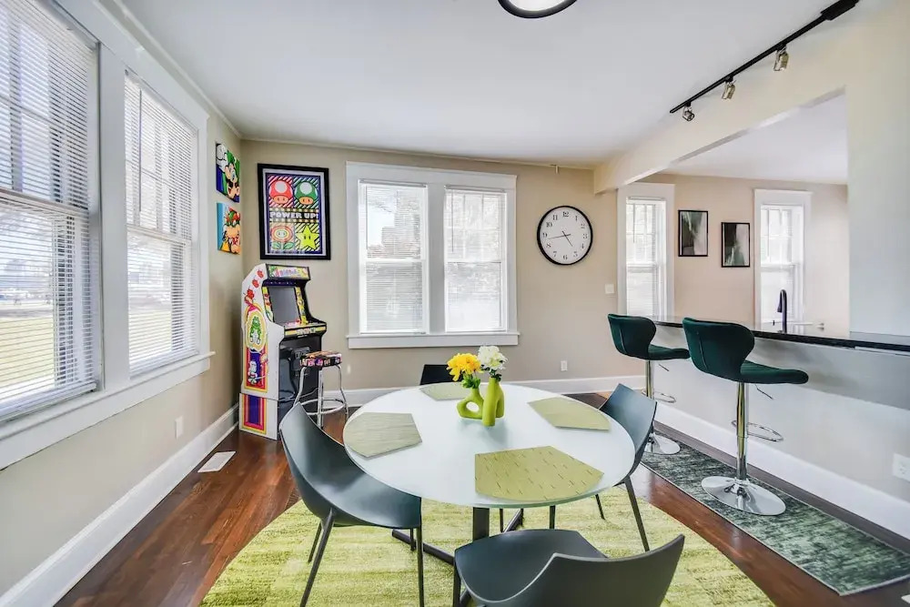 Waterfront Portsmouth Apt: 1/2 Mi to Dtwn & Ferry