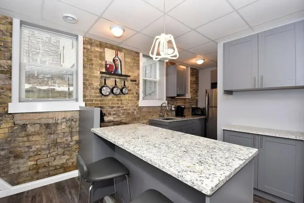 Modern Meets Vintage! Renovated 1 BR in Milwaukee