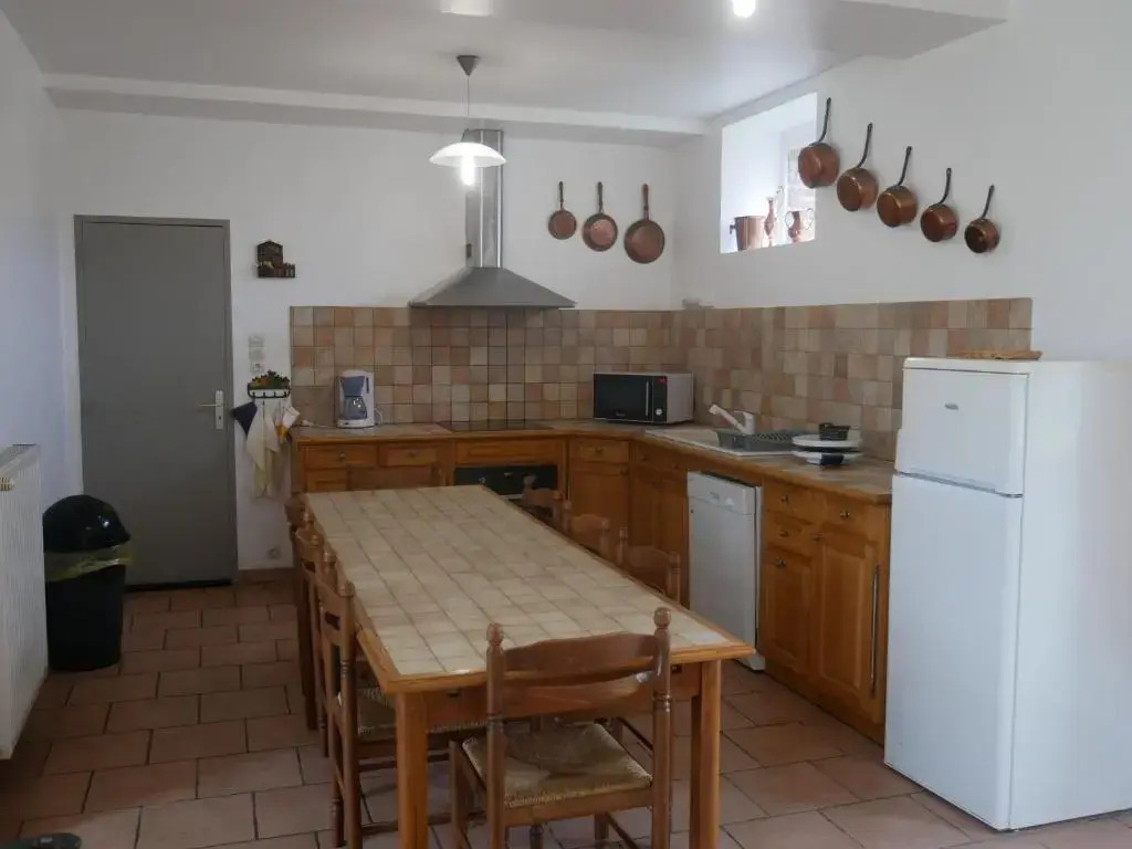 Gîte Ouzouer-sur-Trézée, 4 pièces, 8 personnes - FR-1-590-144