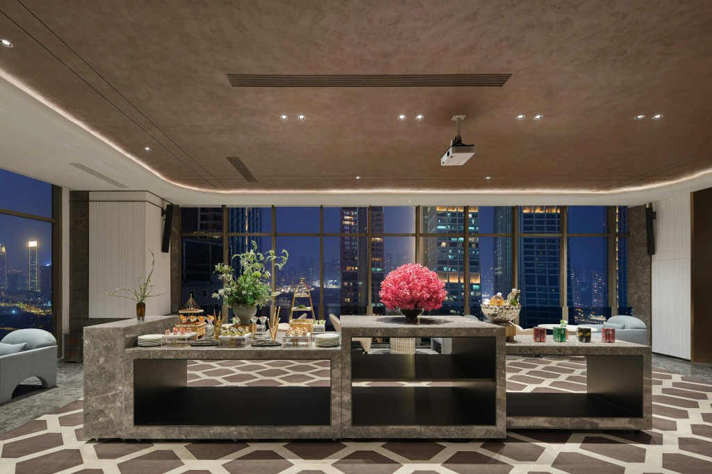 voco Chongqing Chaotianmen by IHG