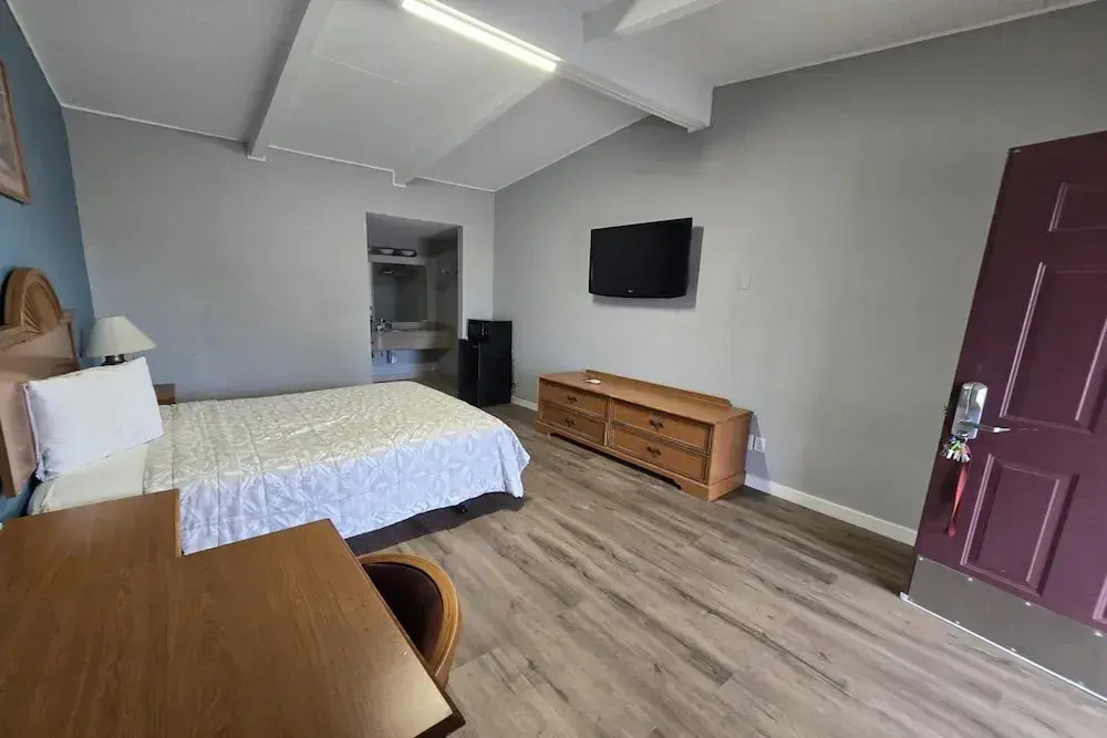 Luxury Inn & Suites and RV