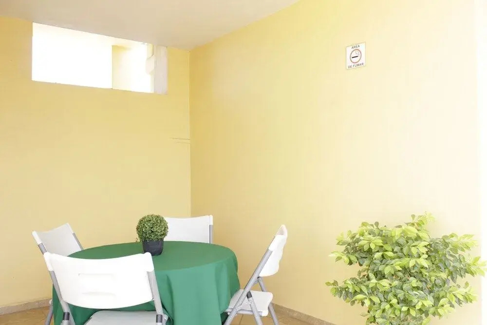 Hotel Flores Hills