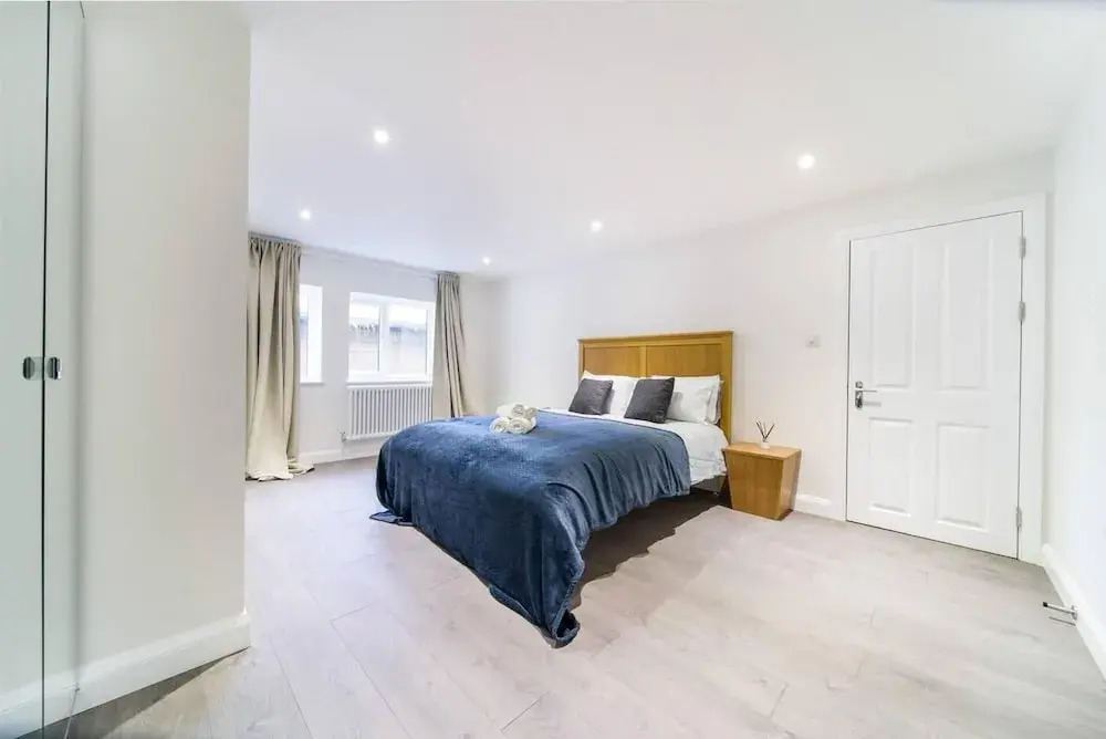 Livestay - 2 Bed Hollywood Movie Themed Apt