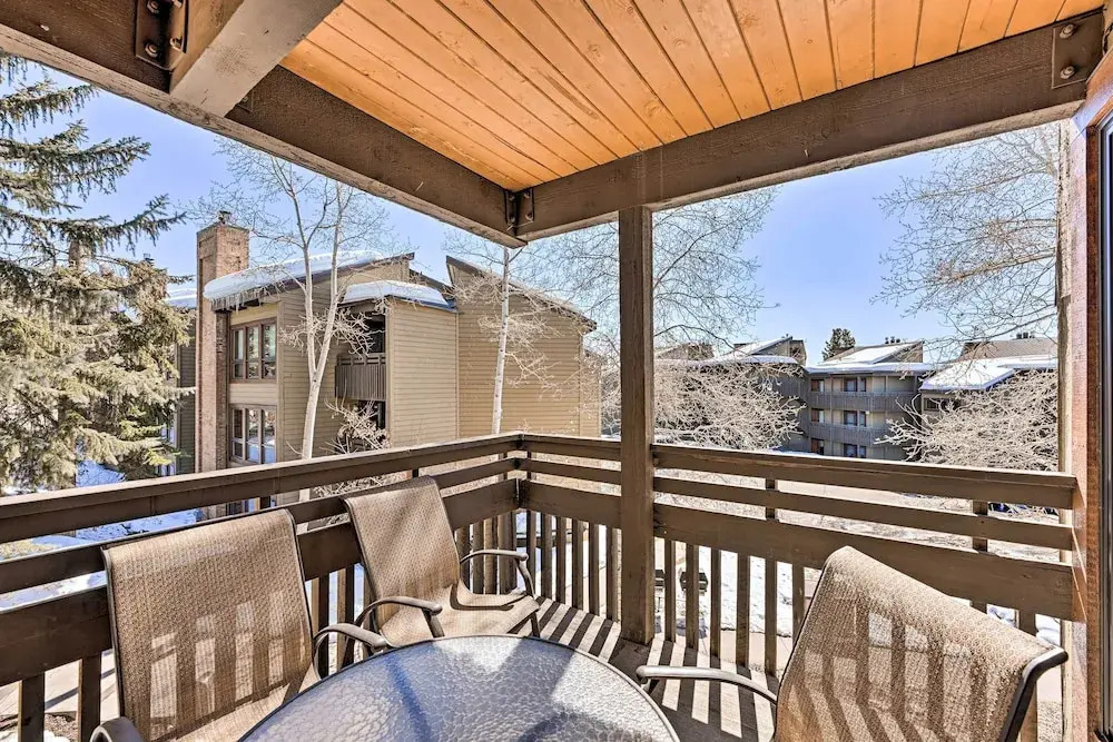 Upscale Condo w/ Balcony < 1/2 Mi to Ski Resort