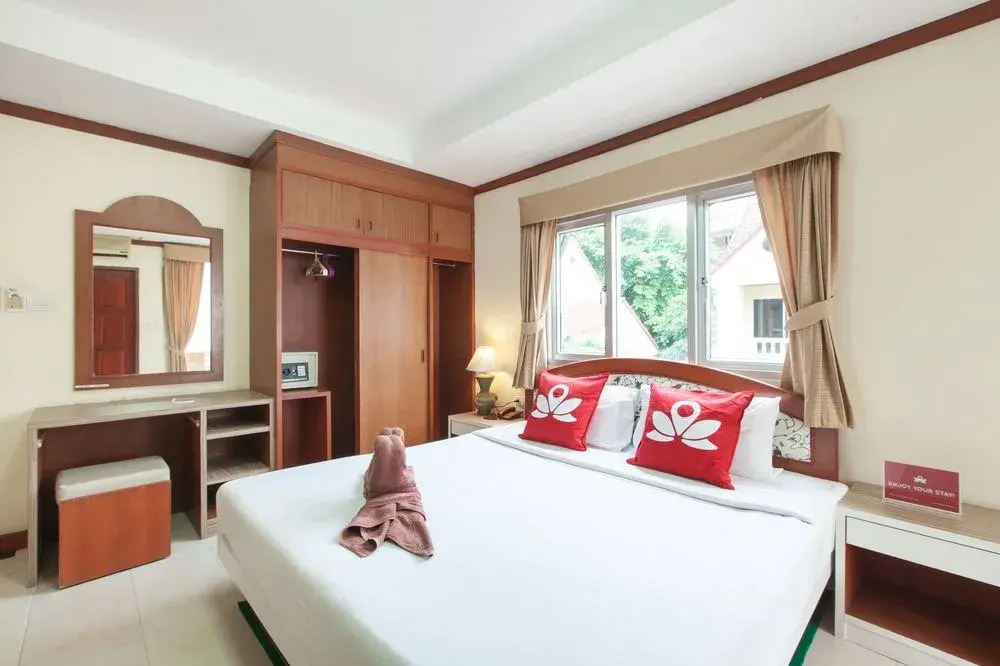 ZEN Rooms Rat-U-Thid 200 Phi Road
