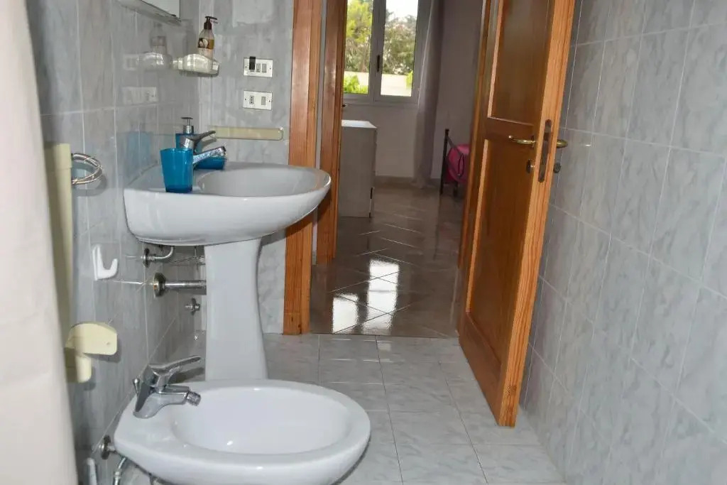 Charming Home On The Beach With Spacious Terraces Garden - Pets Allowed