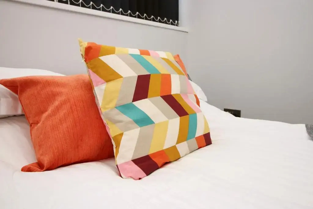The Bank - LONG STAY OFFER - 1 Bed City Centre Apartment with Parking by CTO Serviced Apartments