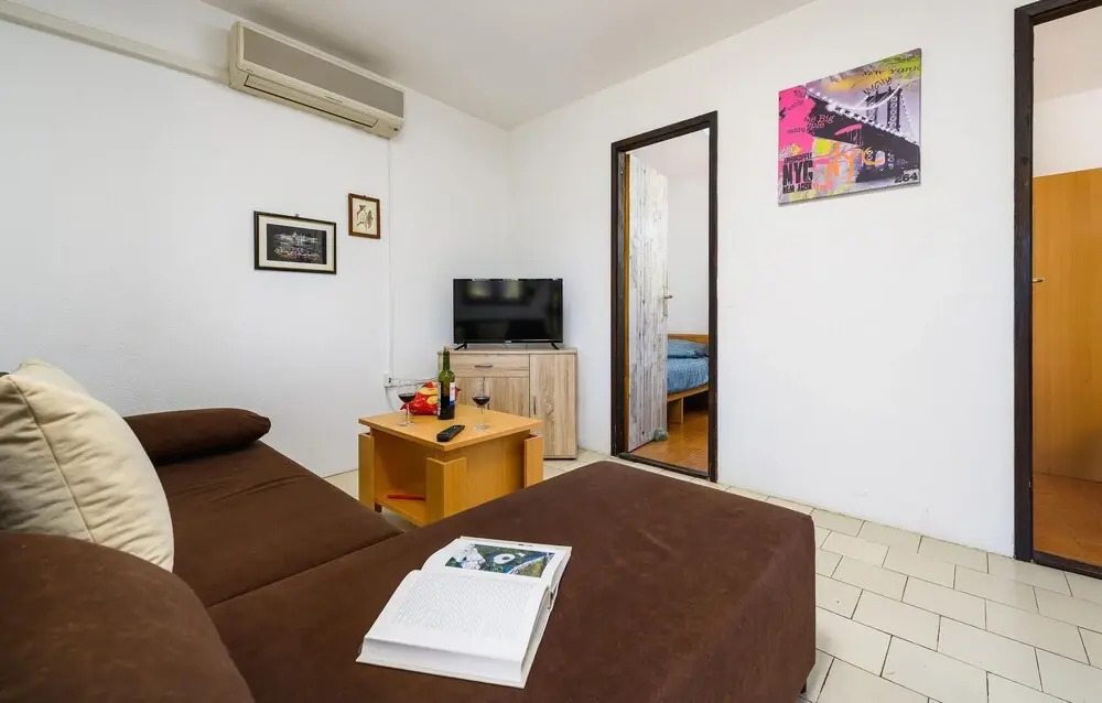 Amazing Apartment in Rovinjsko Selo With Outdoor Swimming Pool, Wifi and 2 Bedrooms