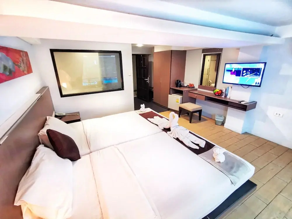 Scandia Beach Hotel - Soi 7 Best Location - 200m to Beach next to Food Market