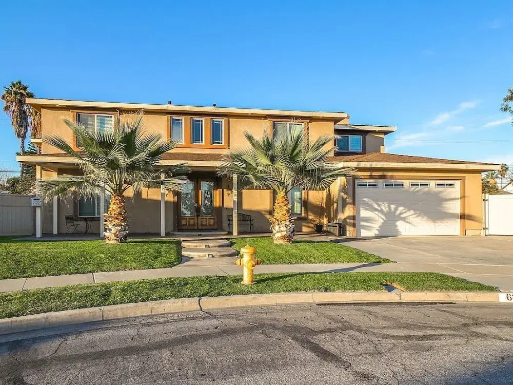 Belle's Castle 7 Bedrooms 3.5 Bathrooms Home
