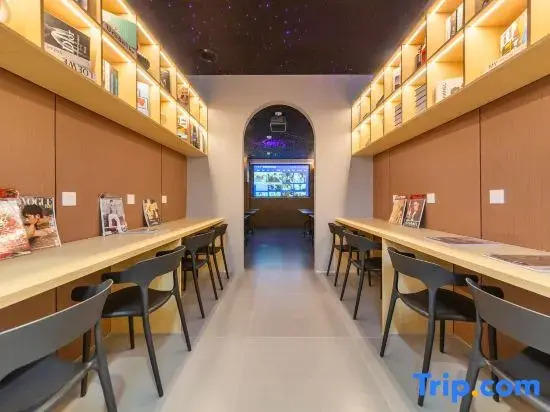 Lvxiaoer Youth Hotel (Hangzhou Jindi Plaza Jinjiadu Subway Station Branch)