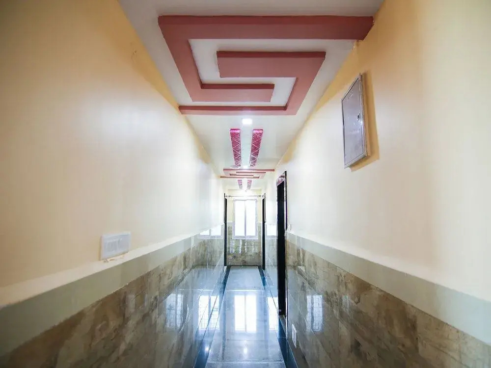 OYO 9930 Hotel AVS Residency