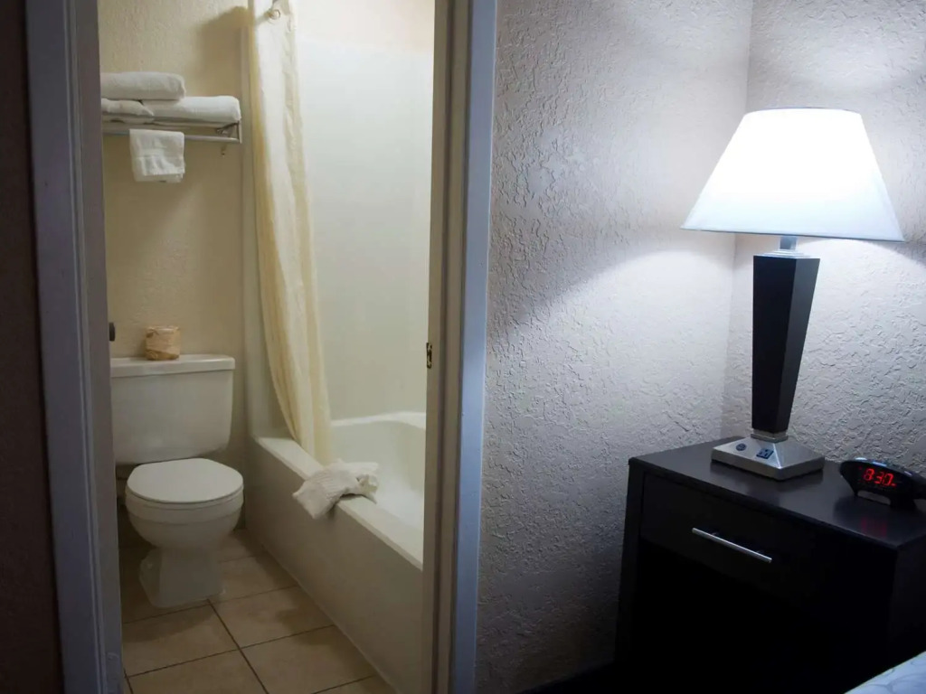 Best Western Cantebury Inn & Suites