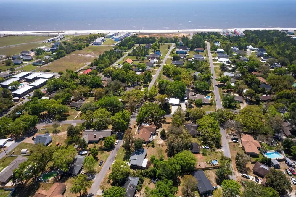 Vibrant Pass Christian Oasis - 3 Blocks to Beach!