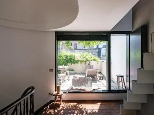Shelter 7