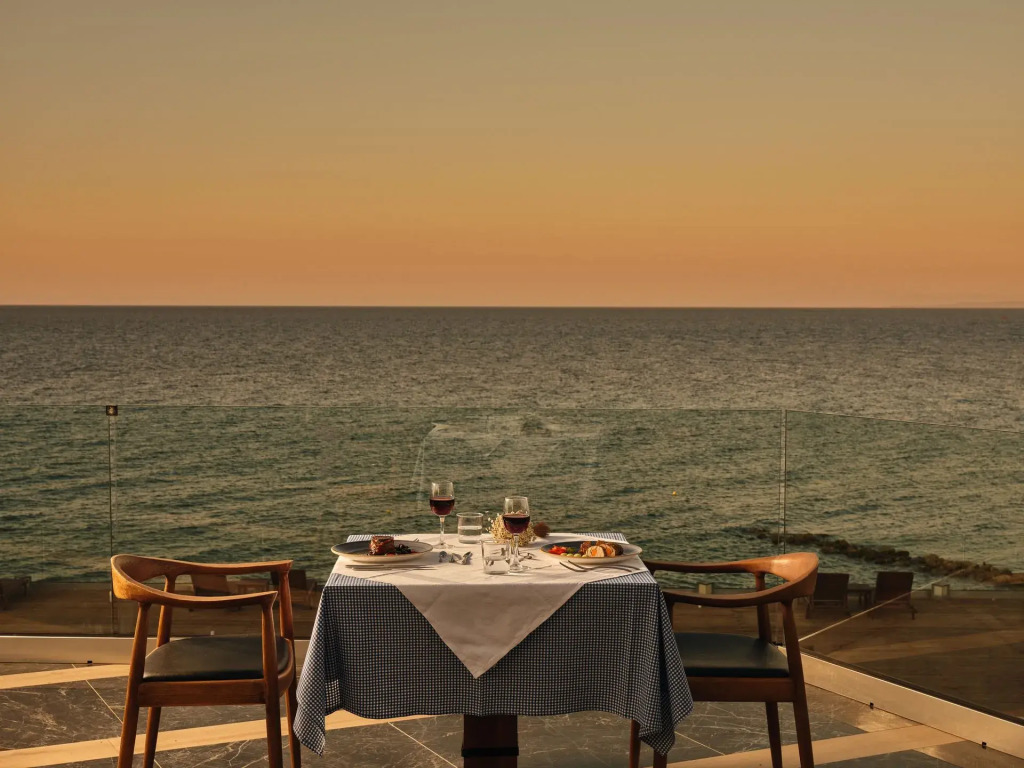 Cavo Orient Beach Hotel & Suites