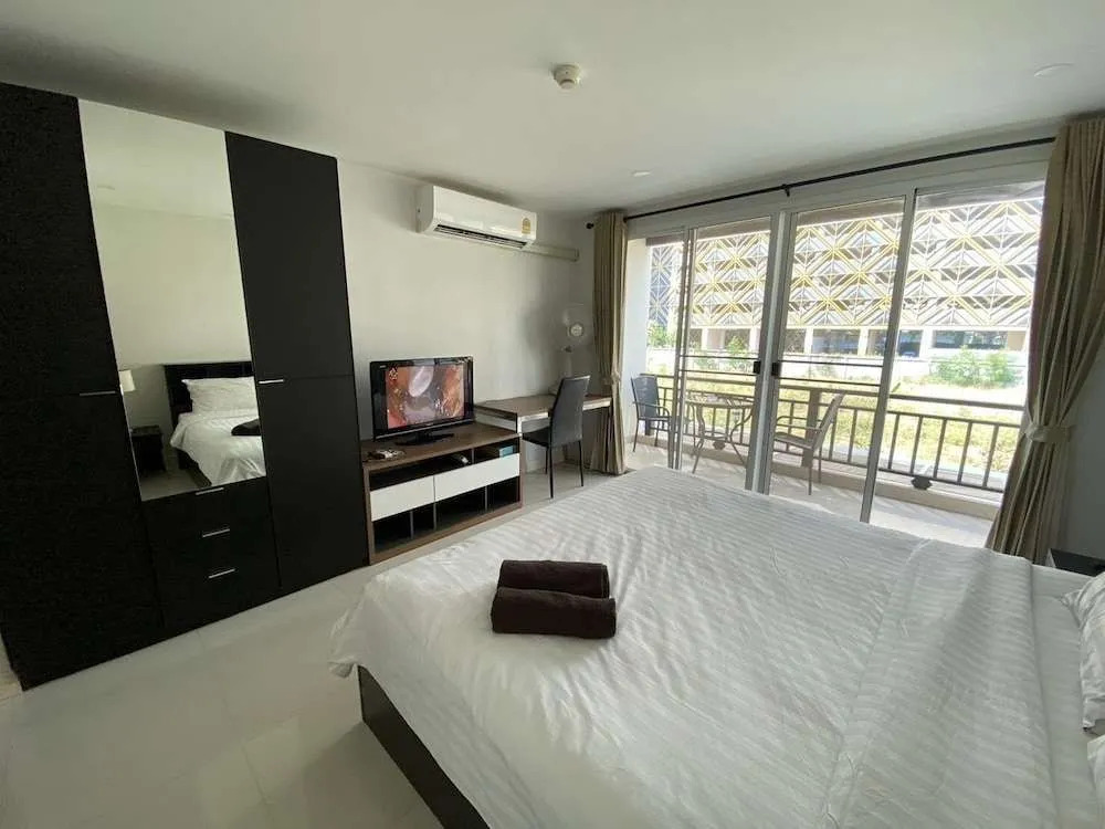 Jomtien Beach Penthouses Condo