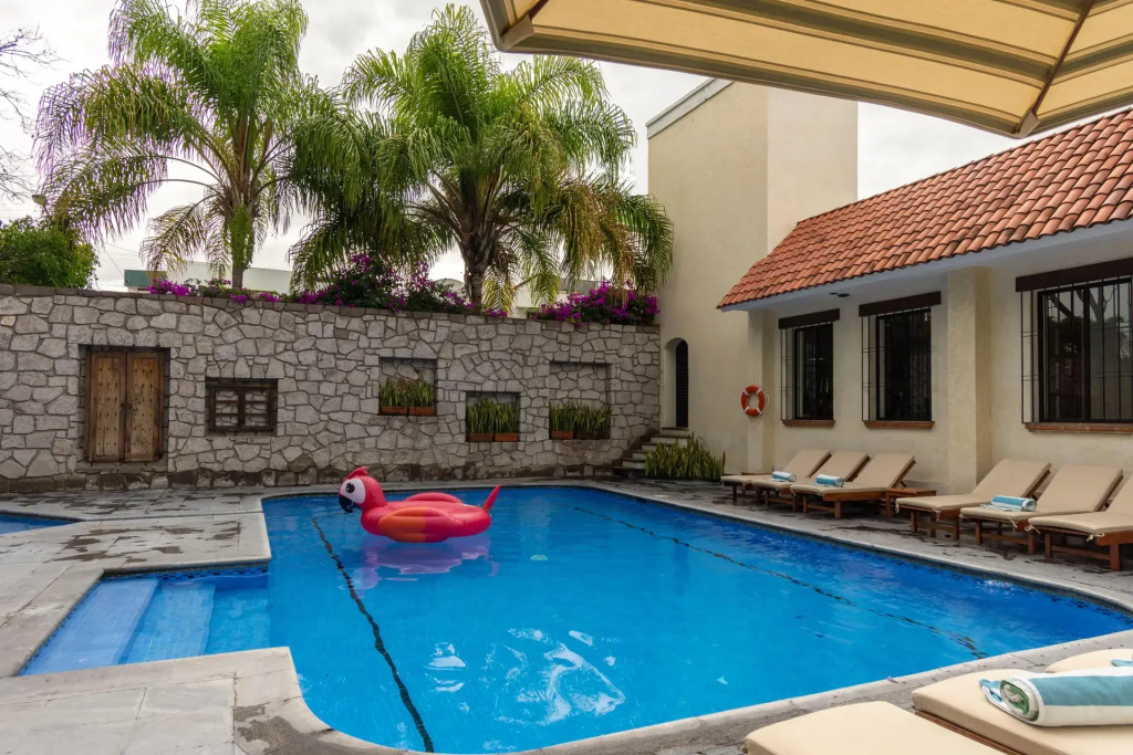 Hotel Flamingo Inn